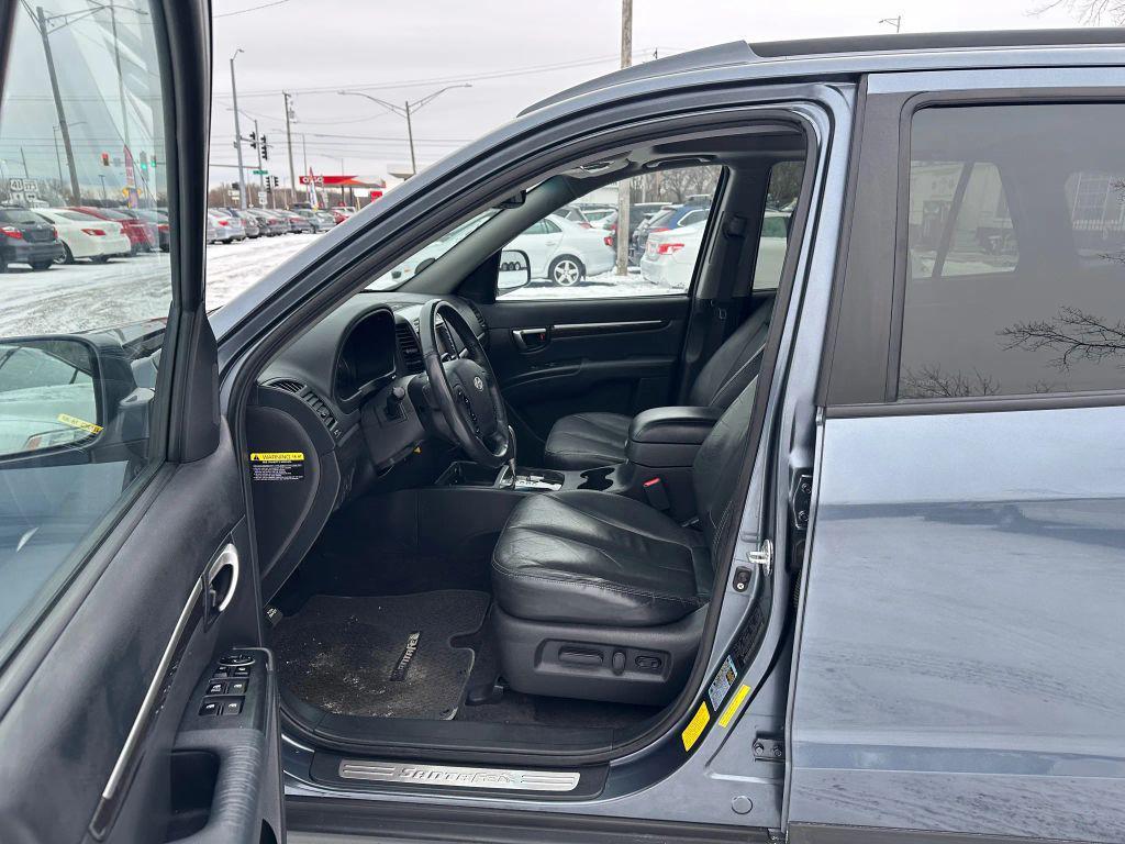 used 2009 Hyundai Santa Fe car, priced at $7,998