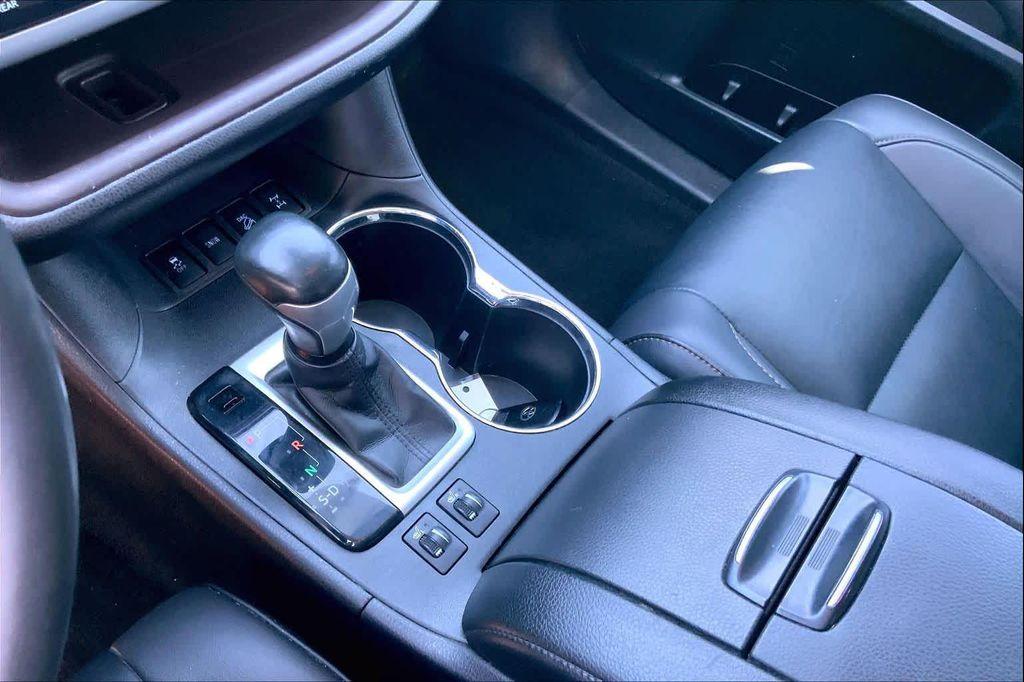used 2019 Toyota Highlander car, priced at $24,513