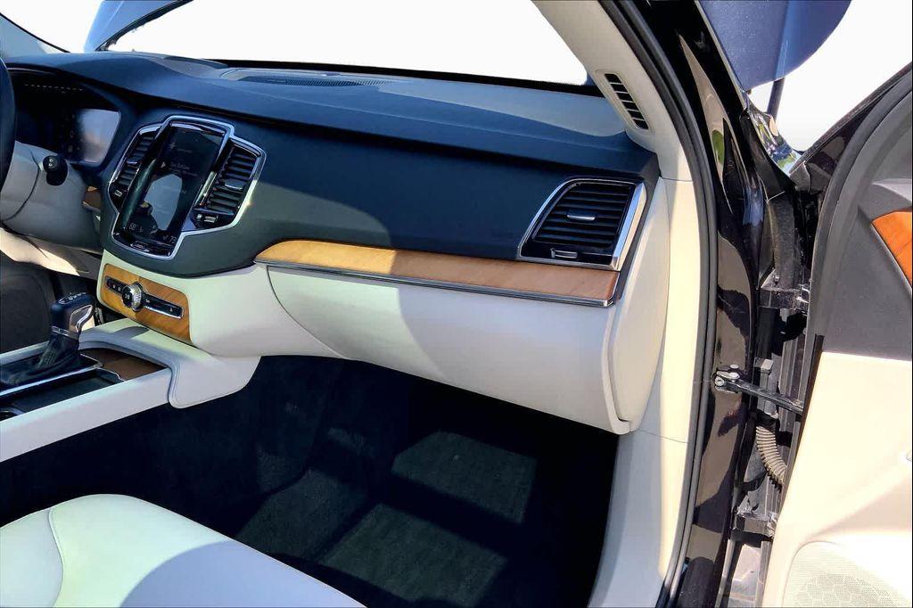 used 2021 Volvo XC90 car, priced at $31,725