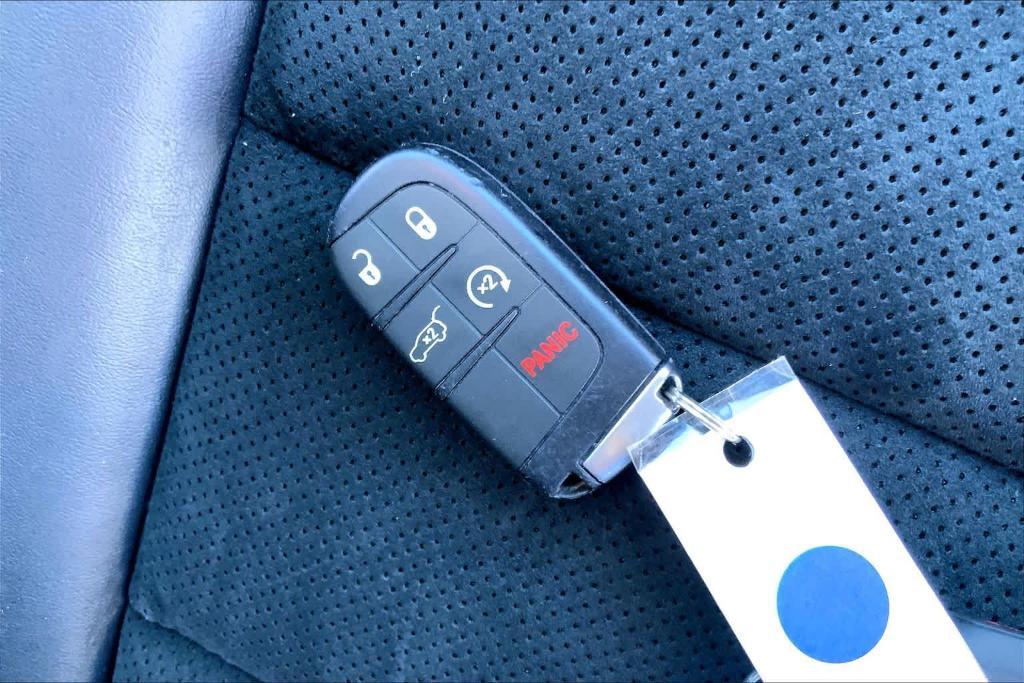 used 2017 Jeep Grand Cherokee car, priced at $17,900