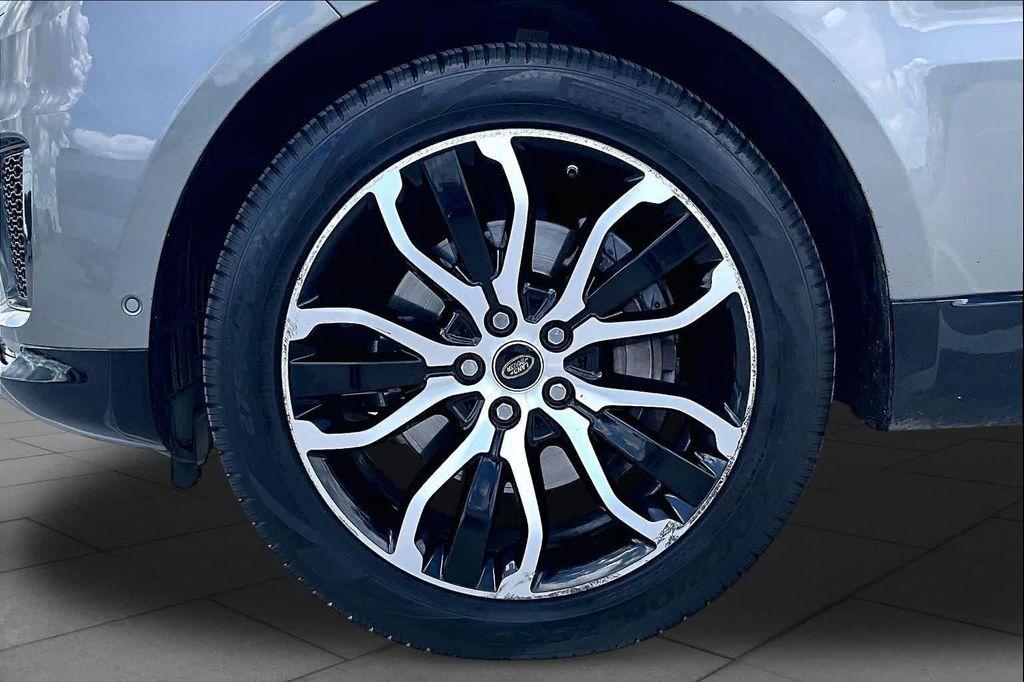 Land Rover Range Rover Sport view 10