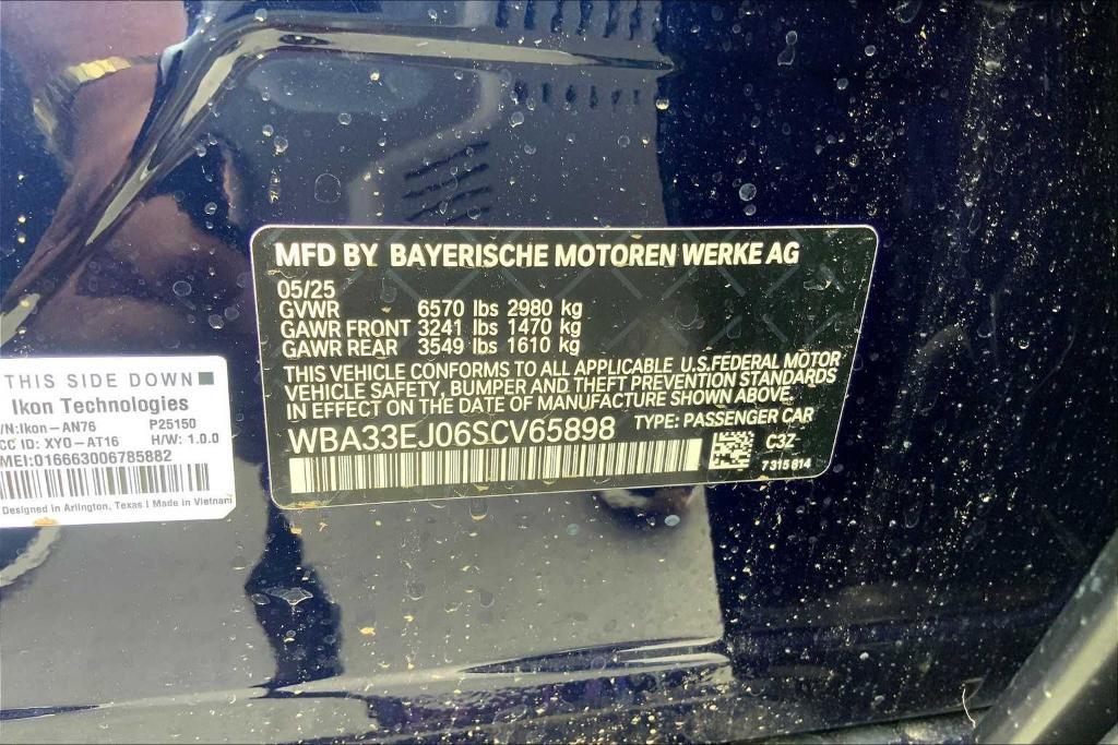 new 2025 BMW 760 car, priced at $119,293