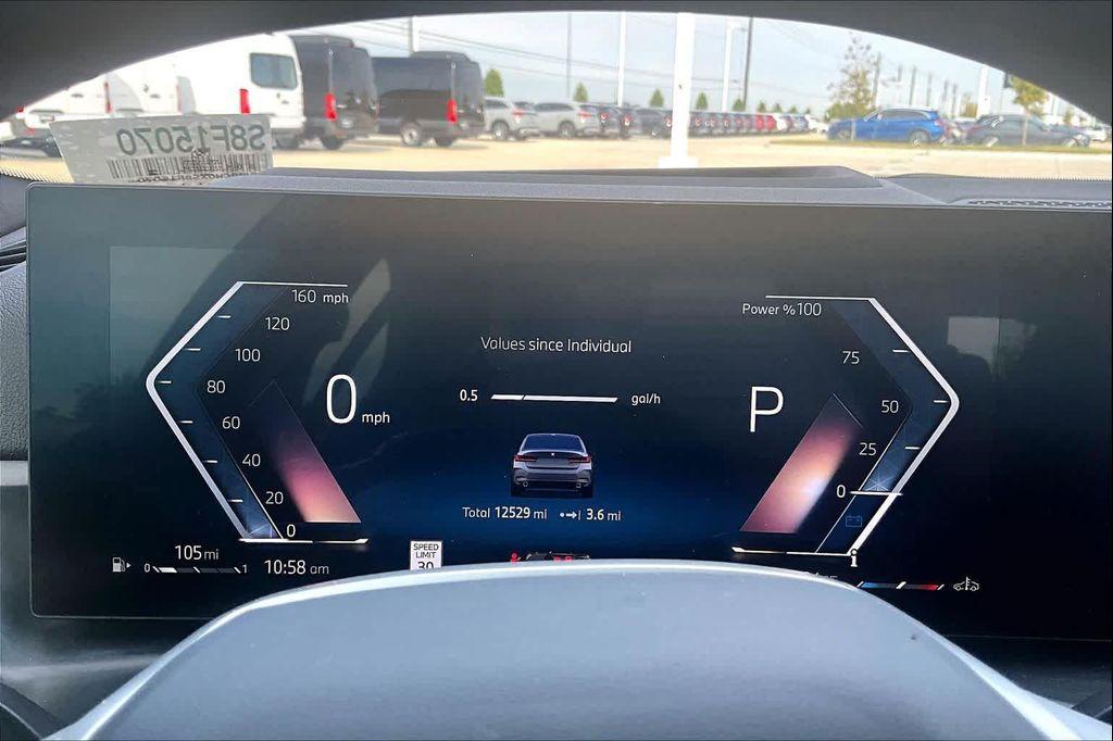BMW 3 Series view 22
