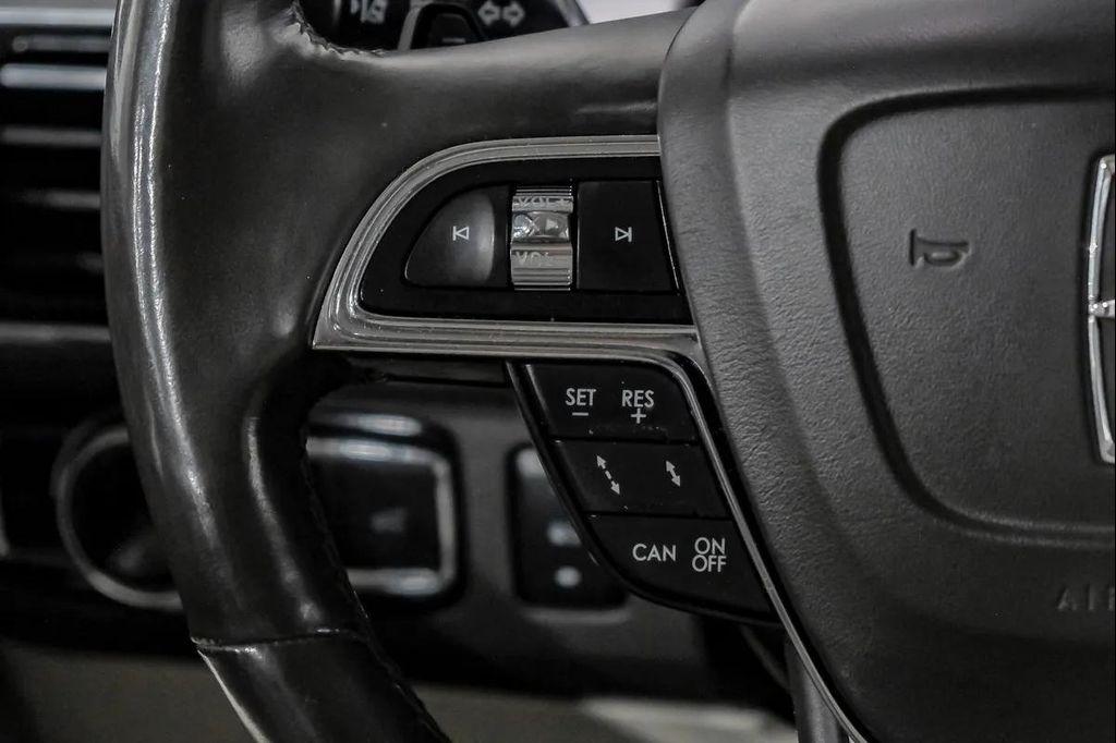 used 2021 Lincoln Navigator car, priced at $39,995