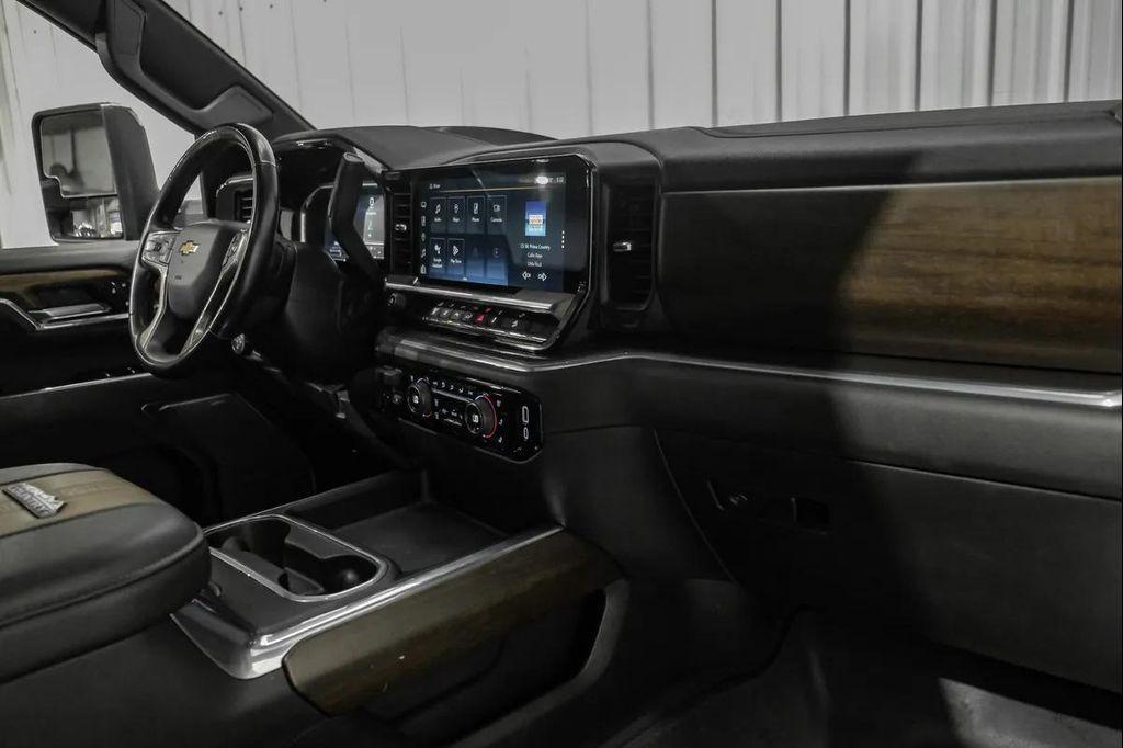 used 2024 Chevrolet Silverado 2500 car, priced at $59,995