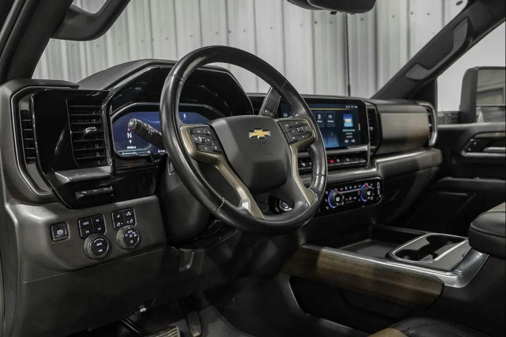 used 2024 Chevrolet Silverado 2500 car, priced at $59,995