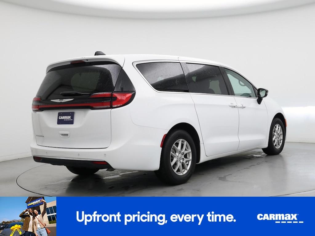 used 2024 Chrysler Pacifica car, priced at $28,998