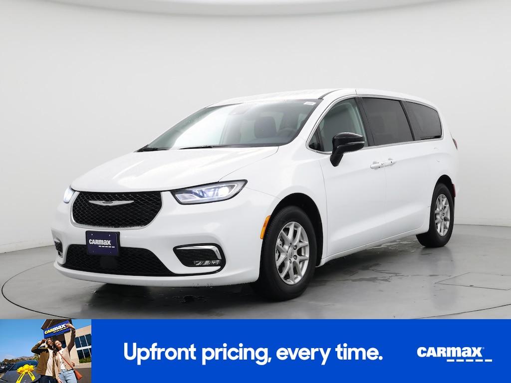 used 2024 Chrysler Pacifica car, priced at $28,998