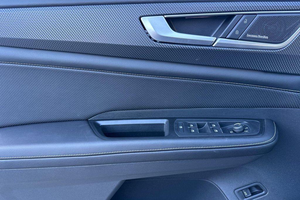 new 2026 Volkswagen Atlas Cross Sport car, priced at $54,108