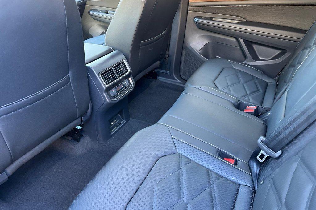 new 2026 Volkswagen Atlas car, priced at $40,149