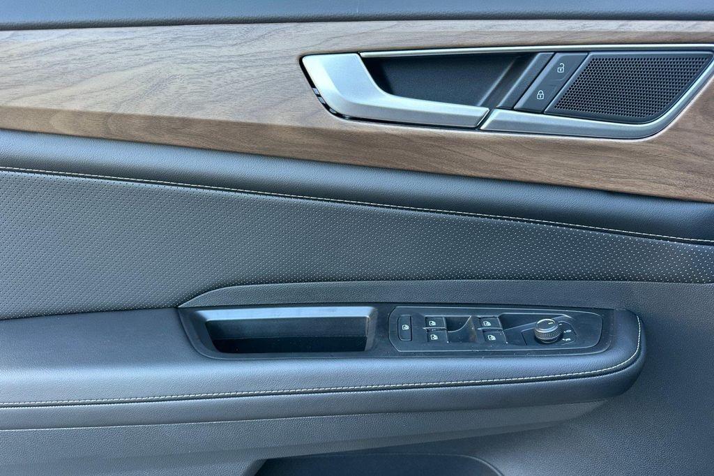 new 2026 Volkswagen Atlas car, priced at $40,149