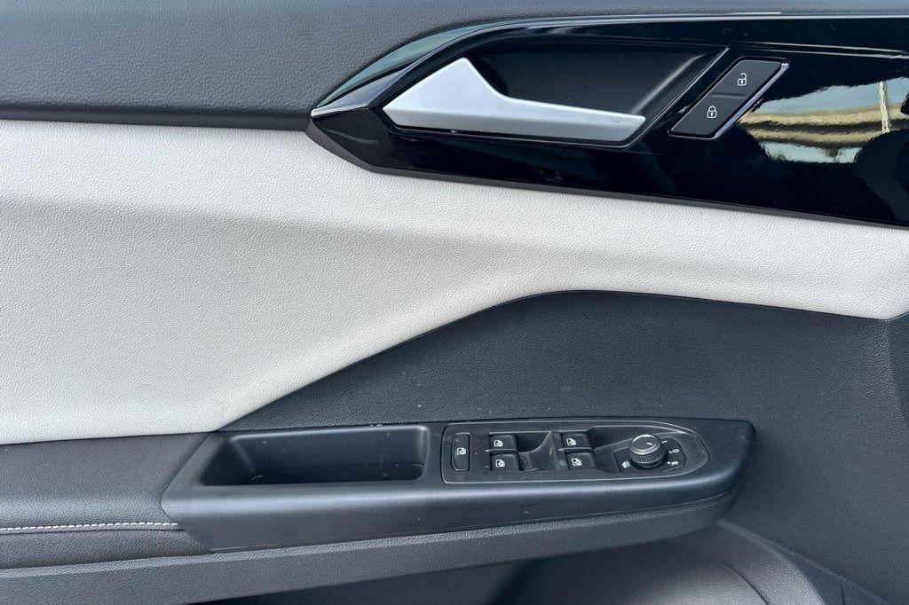 new 2026 Volkswagen Taos car, priced at $28,173