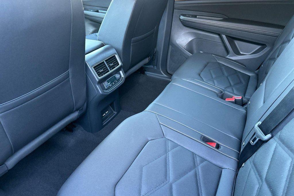 new 2026 Volkswagen Atlas car, priced at $39,712