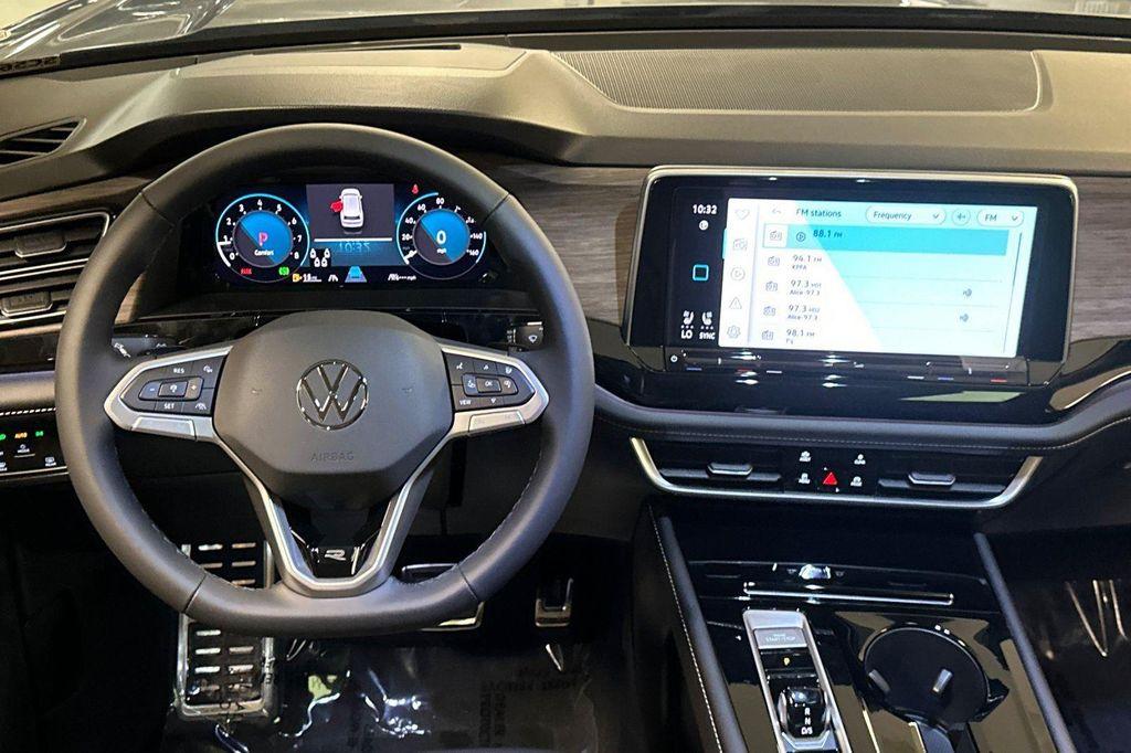 new 2025 Volkswagen Atlas car, priced at $51,245