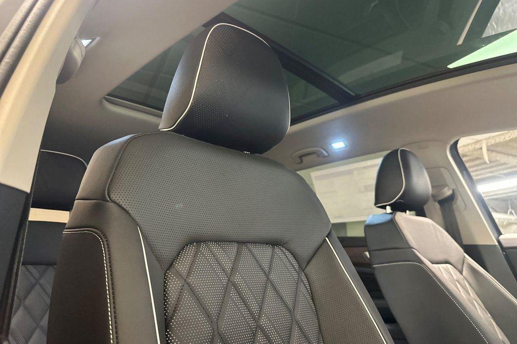 new 2025 Volkswagen Atlas car, priced at $51,245