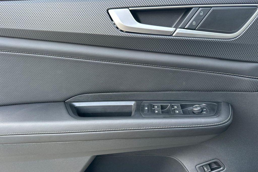 new 2026 Volkswagen Atlas Cross Sport car, priced at $49,545