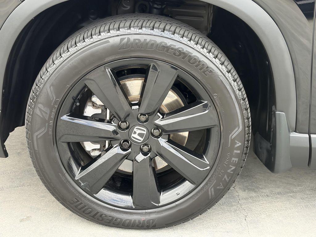 used 2025 Honda Pilot car, priced at $45,073