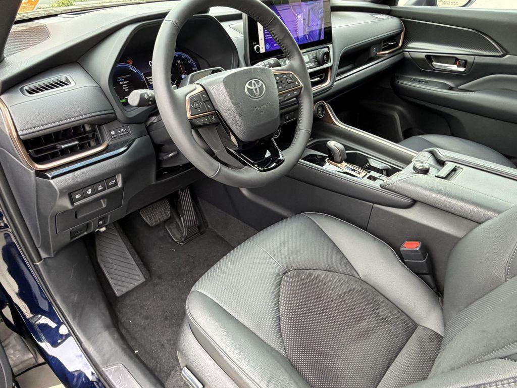 new 2026 Toyota Grand Highlander Hybrid car