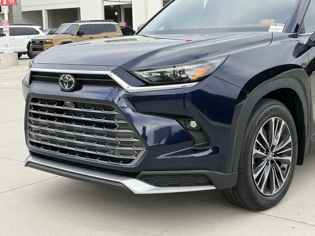 new 2026 Toyota Grand Highlander Hybrid car