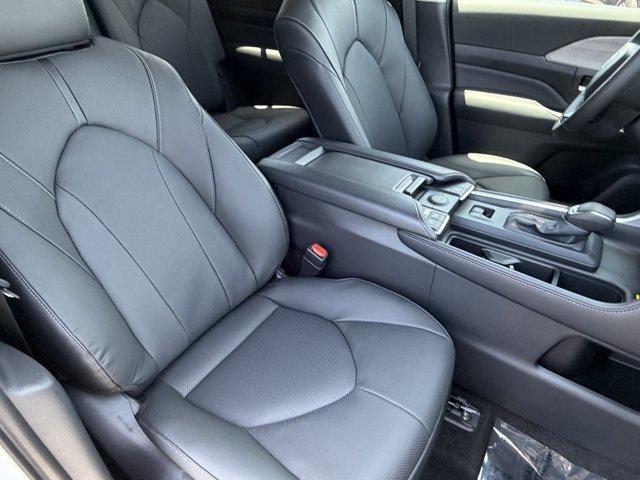 new 2026 Toyota Grand Highlander Hybrid car
