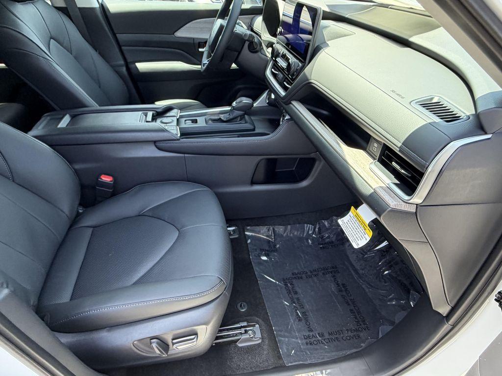 new 2026 Toyota Grand Highlander Hybrid car