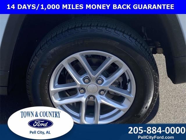 used 2024 Jeep Grand Cherokee car, priced at $29,990