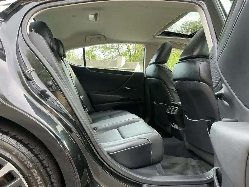 used 2022 Lexus ES 350 car, priced at $34,995