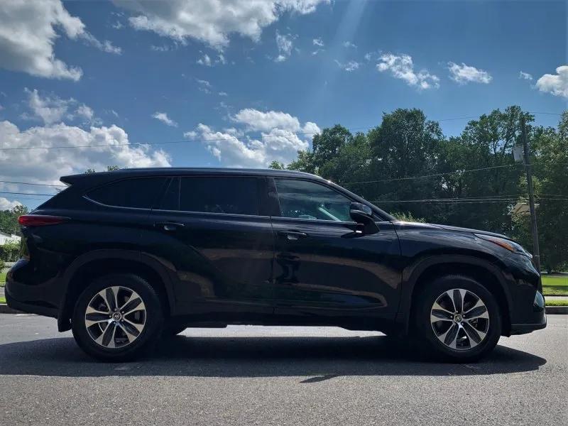 used 2020 Toyota Highlander car, priced at $28,995