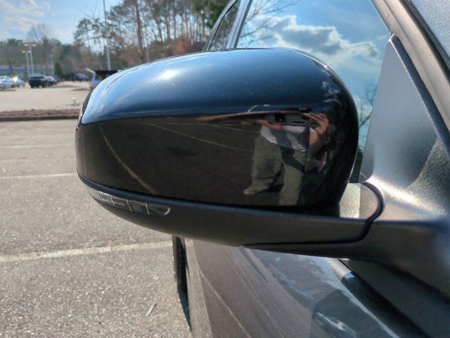 used 2022 Jeep Cherokee car, priced at $26,047