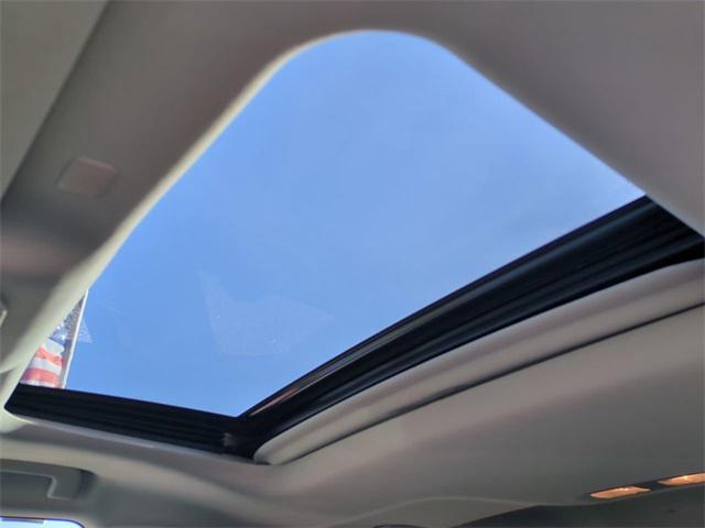 used 2021 Toyota Highlander car, priced at $32,015