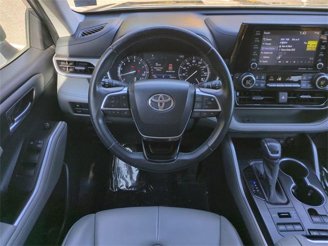 used 2021 Toyota Highlander car, priced at $32,015