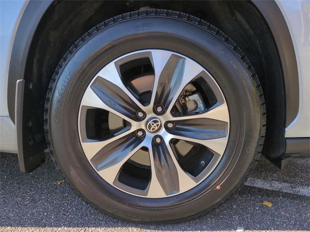 used 2021 Toyota Highlander car, priced at $32,015