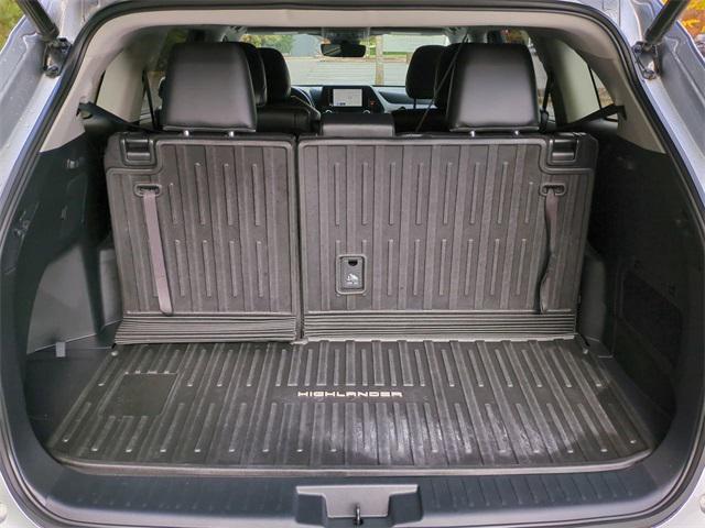 used 2023 Toyota Highlander car, priced at $34,995