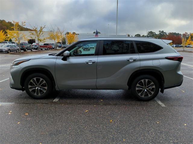 used 2023 Toyota Highlander car, priced at $34,995