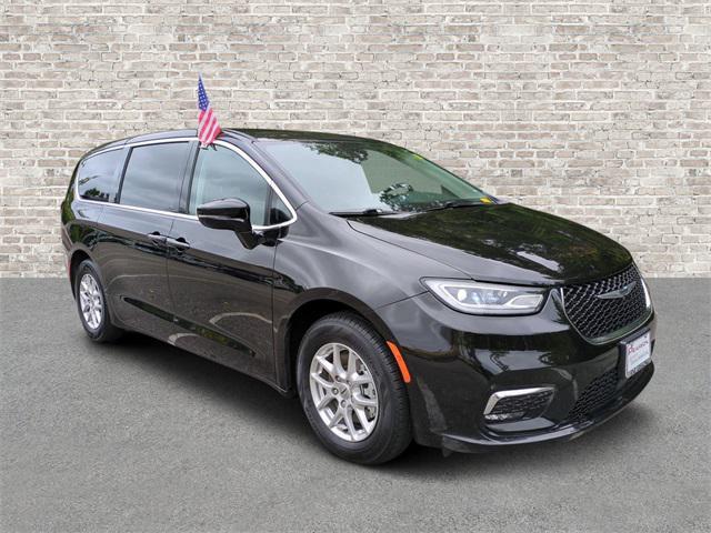 used 2024 Chrysler Pacifica car, priced at $29,544