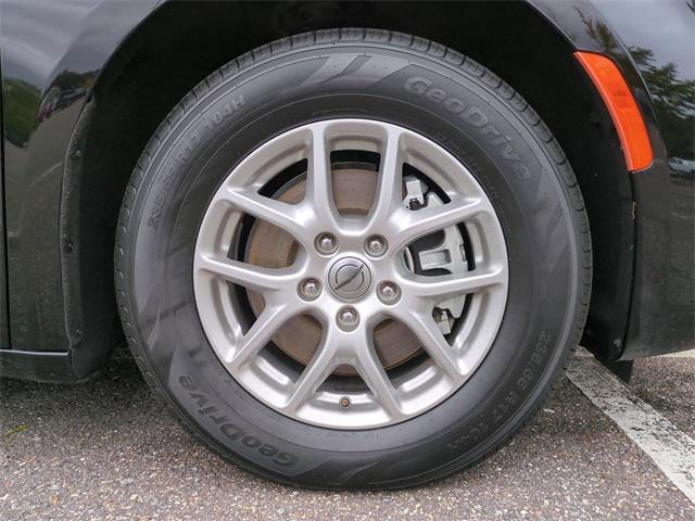 used 2024 Chrysler Pacifica car, priced at $26,995