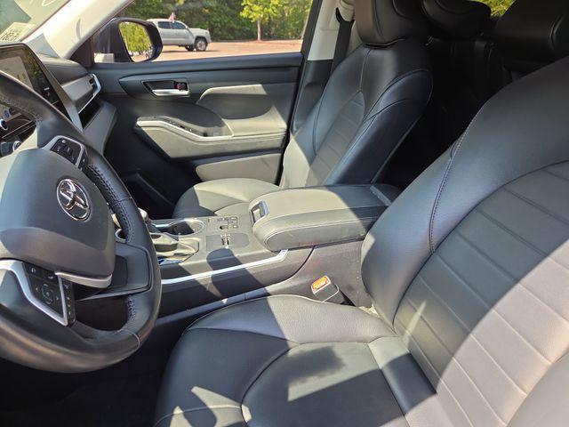 used 2023 Toyota Highlander car, priced at $43,988