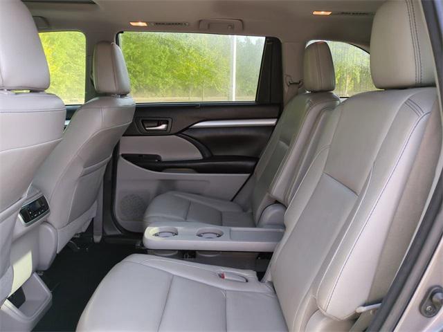 used 2017 Toyota Highlander car, priced at $19,695