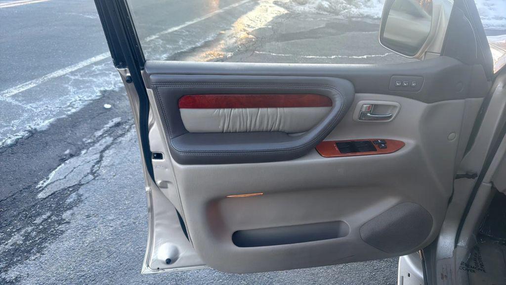 used 2000 Lexus LX 470 car, priced at $7,995