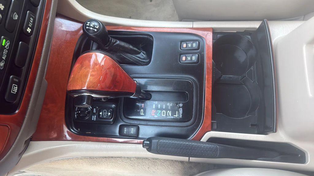 used 2000 Lexus LX 470 car, priced at $7,995