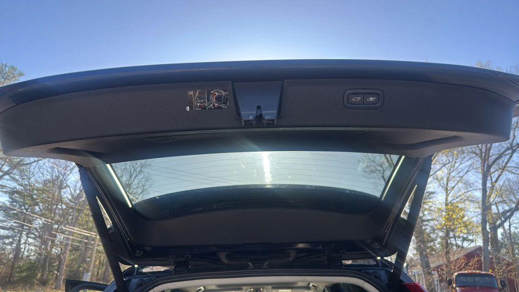 used 2020 Volvo XC90 car, priced at $21,995