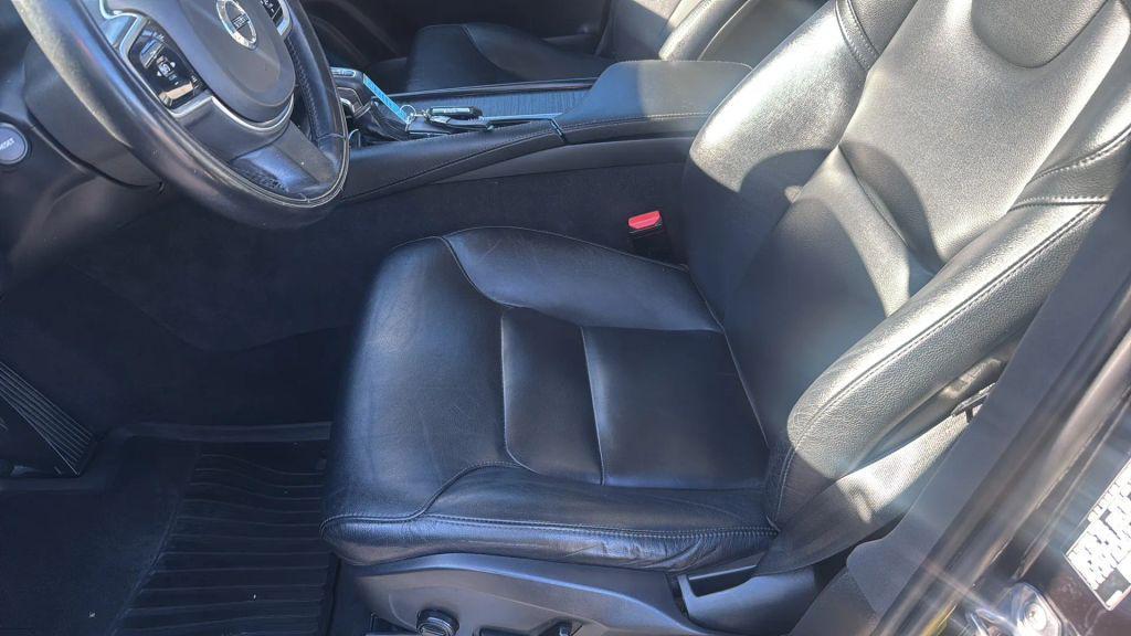 used 2020 Volvo XC90 car, priced at $21,995
