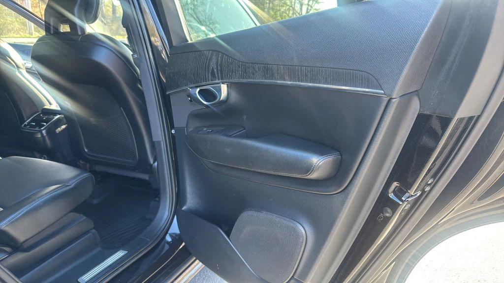 used 2020 Volvo XC90 car, priced at $21,995