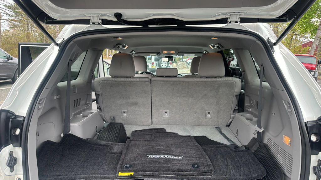 used 2017 Toyota Highlander car, priced at $13,995