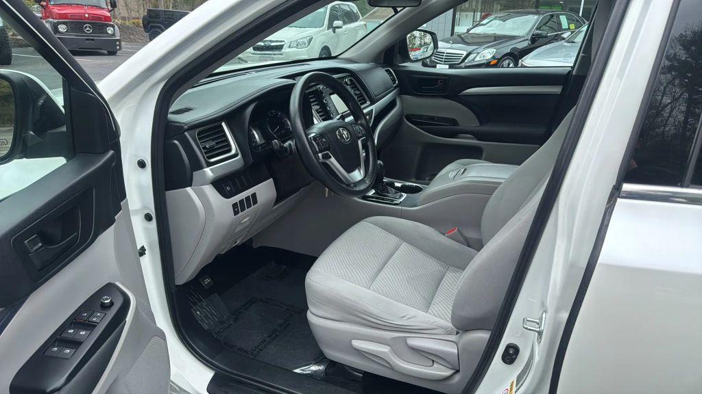 used 2017 Toyota Highlander car, priced at $13,995