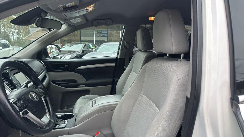 used 2017 Toyota Highlander car, priced at $13,995
