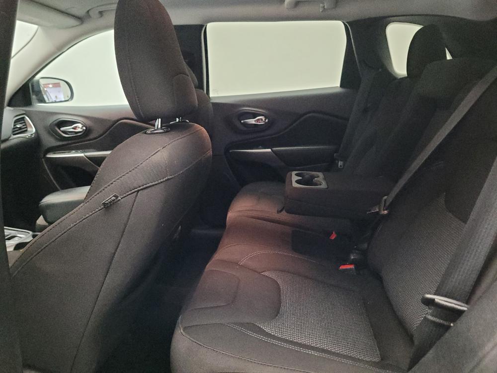 used 2021 Jeep Cherokee car, priced at $14,195