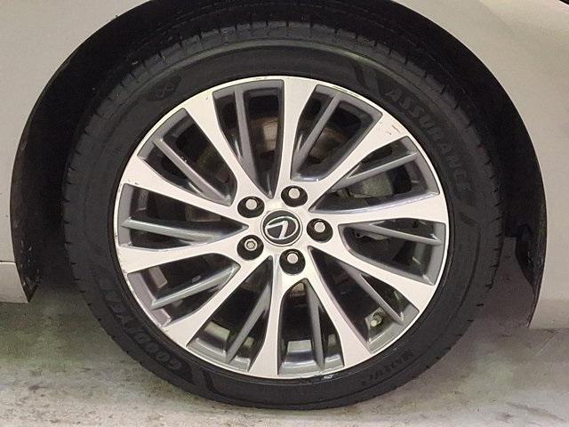 used 2020 Lexus ES 350 car, priced at $28,500