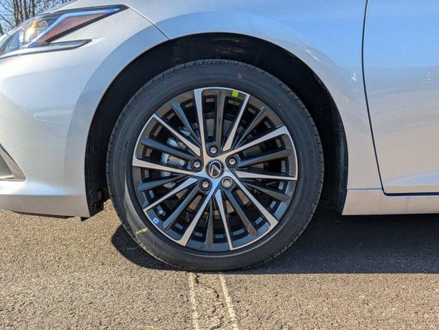 new 2025 Lexus ES 350 car, priced at $50,639