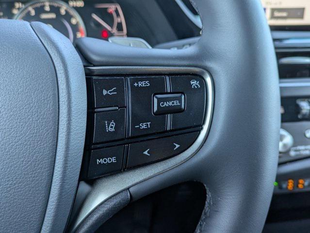 new 2025 Lexus ES 350 car, priced at $50,639